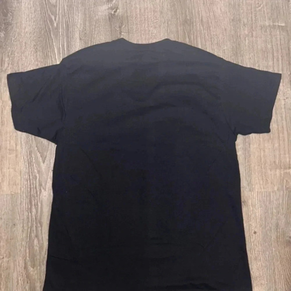 Global Graphic Tee Size Large - Picture 3 of 3